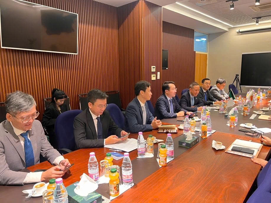 Các Bên trao đổi trên tinh thần hợp tác và hiểu biết lẫn nhau Các Bên trao đổi trên tinh thần hợp tác và hiểu biết lẫn nhau