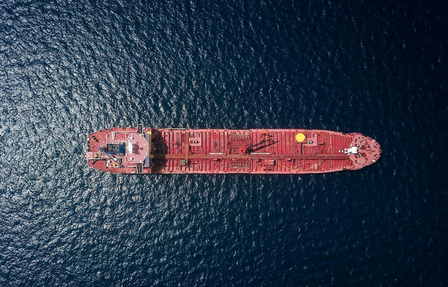 Hành trình của "hạm đội bóng tối" trên các đại dương