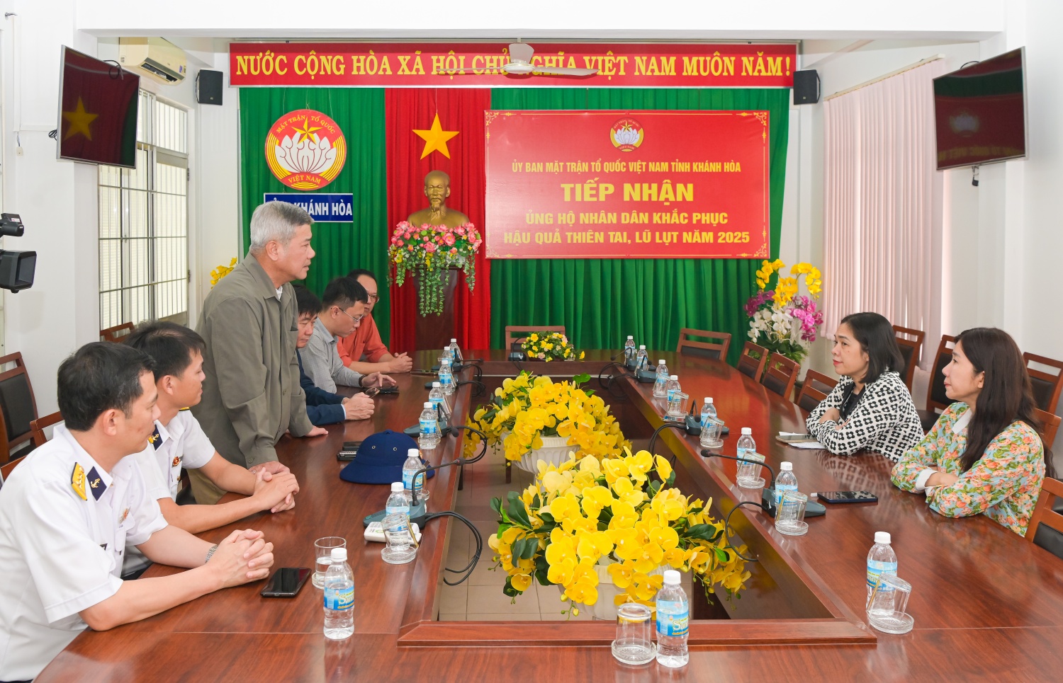 [Chùm ảnh] Petrovietnam chung tay cùng đất nước, hỗ trợ tỉnh Khánh Hòa khắc phục hậu quả mưa lũ