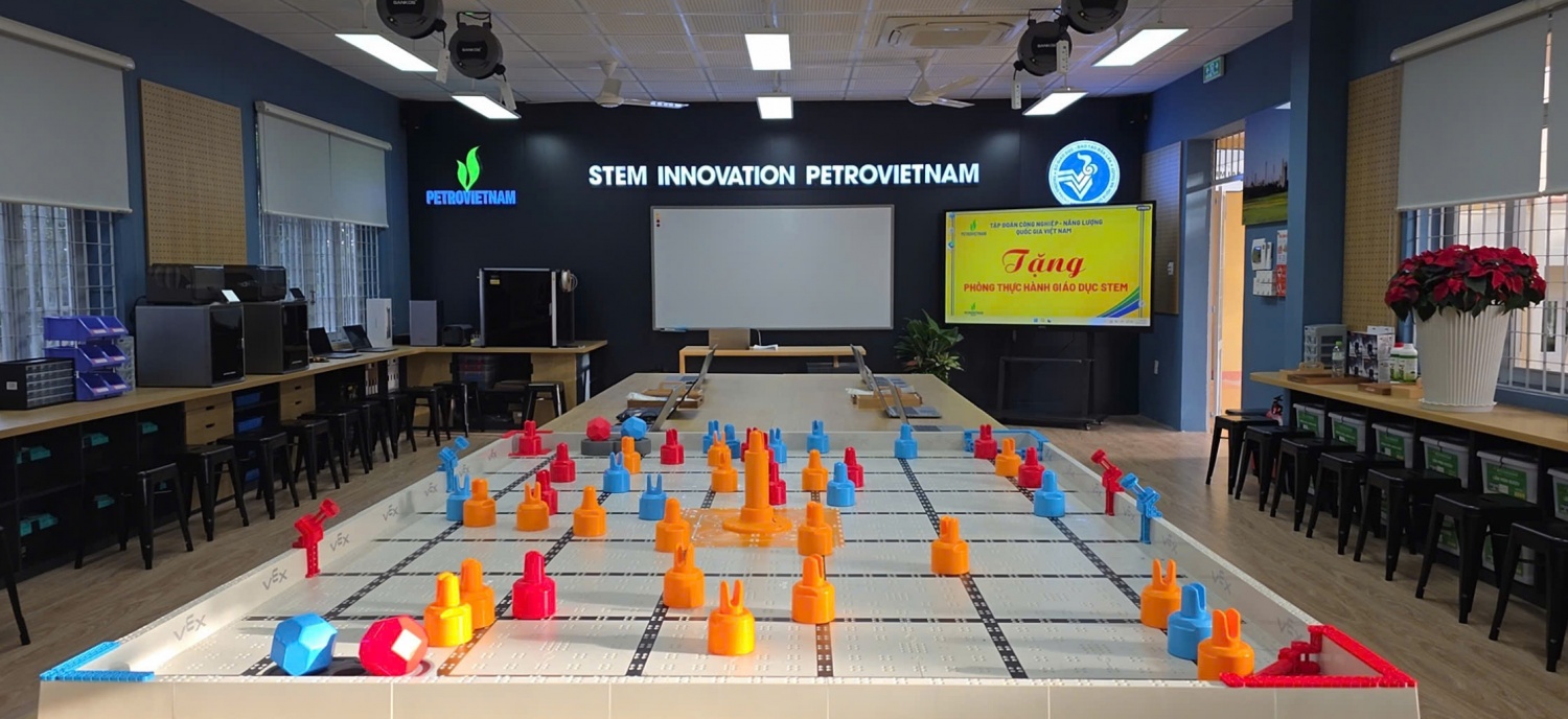 Lan tỏa đam mê khoa học và đổi mới phương thức giảng dạy Lan tỏa đam mê khoa học và đổi mới phương thức giảng dạy