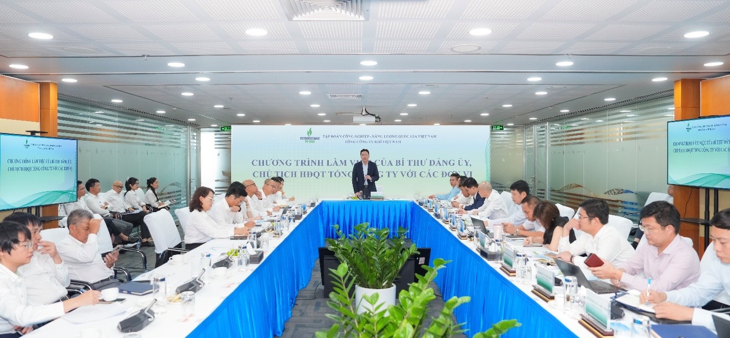 Đồng chí Nguyễn Thanh Bình – Bí thư Đảng ủy, Chủ tịch HĐQT PV GAS chủ trì buổi làm việc