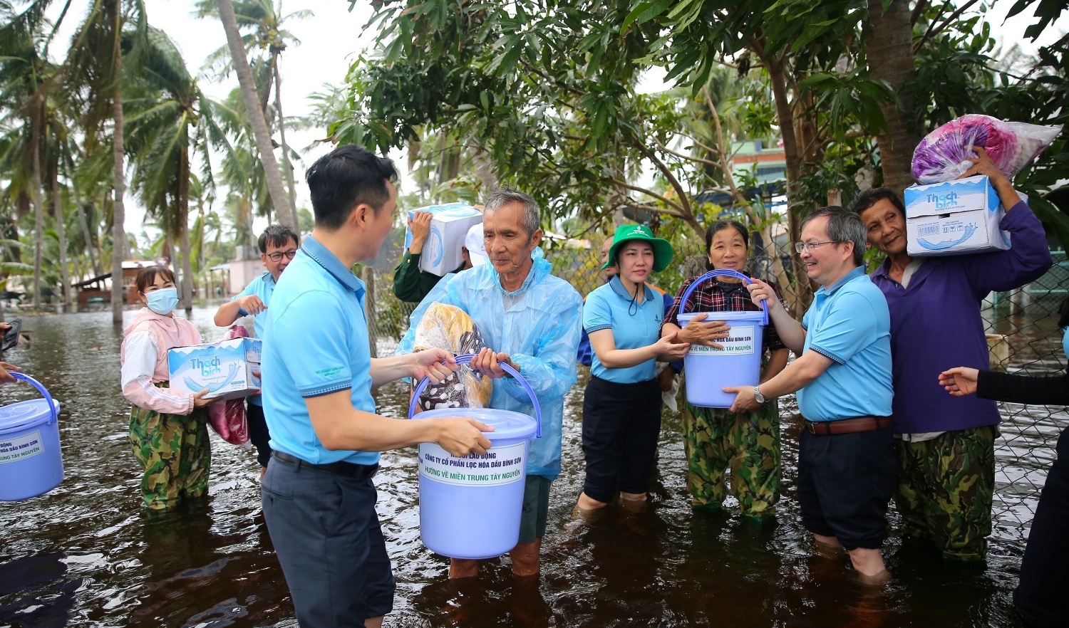 BSR hướng về vùng lũ Đắk Lắk: Những chuyến hàng ấm áp tình người