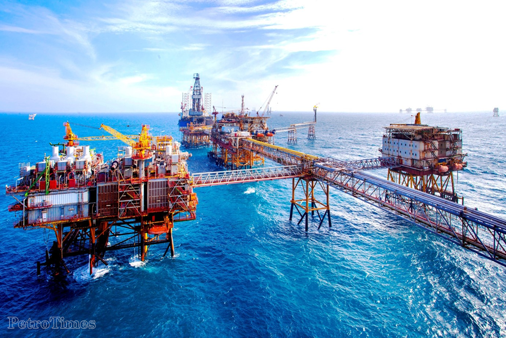 Từ giàn khoan đến các nguồn năng lượng mới - Petrovietnam 50 năm làm chủ công nghệ chiến lược Từ giàn khoan đến các nguồn năng lượng mới - Petrovietnam 50 năm làm chủ công nghệ chiến lược