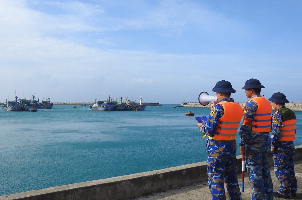 Thủ tướng yêu cầu chủ động ứng phó bão số 15 (Koto) ở mức cao nhất