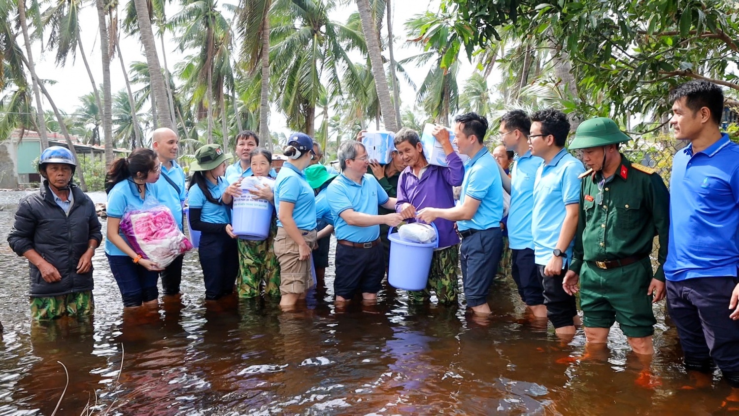 Petrovietnam lan tỏa tinh thần “nghĩa tình – trách nhiệm – sẻ chia” cùng bà con vùng lũ
