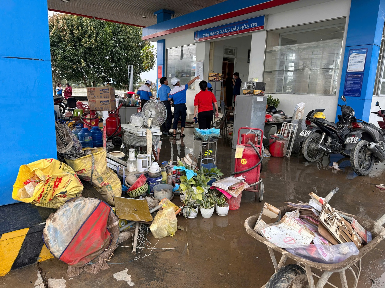 Petrovietnam lan tỏa tinh thần “nghĩa tình – trách nhiệm – sẻ chia” cùng bà con vùng lũ