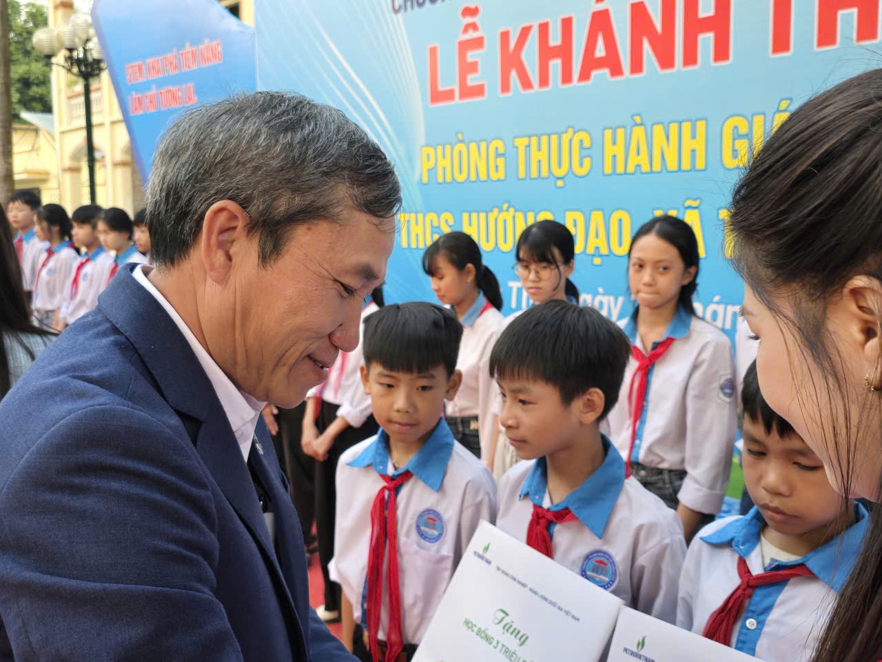 Petrovietnam khánh thành phòng STEM tại Phú Thọ, khơi dậy đam mê khoa học cho học sinh