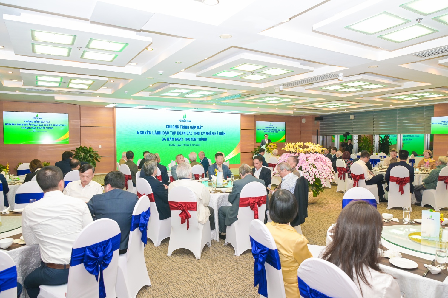 Petrovietnam tri ân cán bộ lãnh đạo qua các thời kỳ nhân kỷ niệm Ngày truyền thống ngành Dầu khí Việt Nam