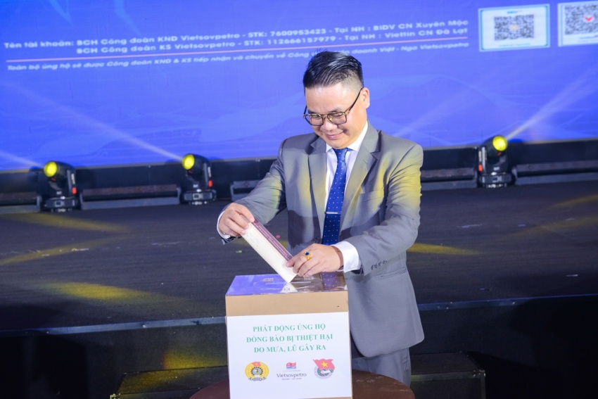 Nối kết cảm xúc, lan tỏa yêu thương – Dấu ấn sẻ chia vì đồng bào vùng lũ Kết nối cảm xúc, lan tỏa yêu thương - Dấu ấn sẻ chia vì đồng bào vùng lũ