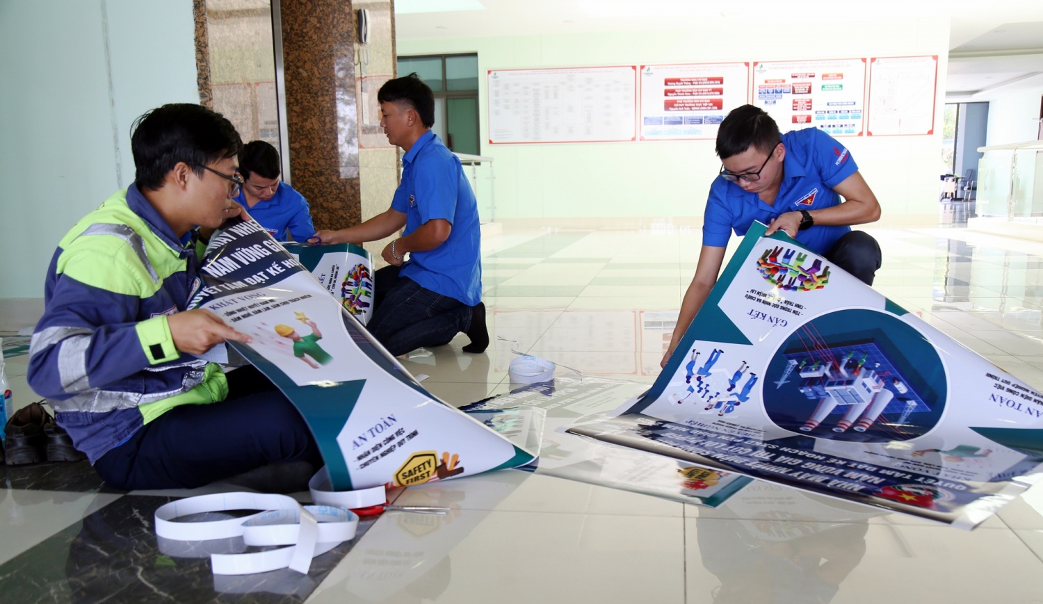 Tuổi trẻ NMNĐ Sông Hậu 1 ra quân vệ sinh khuôn viên chào mừng hoàn thành công tác trung tu Tổ máy S1, S2 năm 2025 Tuổi trẻ NMNĐ Sông Hậu 1 ra quân vệ sinh khuôn viên chào mừng hoàn thành trung tu Tổ máy S1, S2 năm 2025