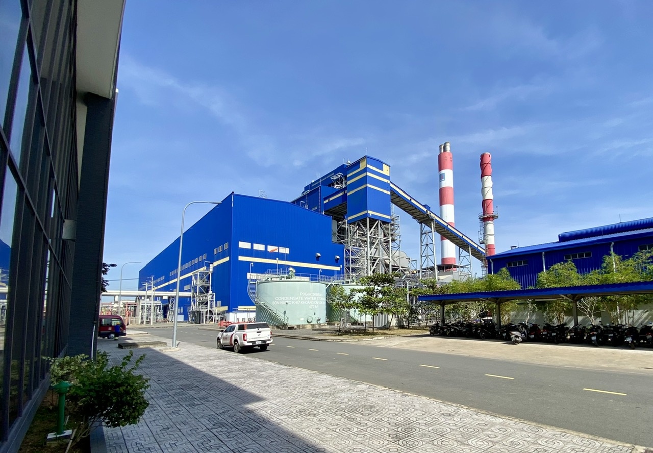 Tuổi trẻ NMNĐ Sông Hậu 1 ra quân vệ sinh khuôn viên chào mừng hoàn thành công tác trung tu Tổ máy S1, S2 năm 2025 Tuổi trẻ NMNĐ Sông Hậu 1 ra quân vệ sinh khuôn viên chào mừng hoàn thành trung tu Tổ máy S1, S2 năm 2025