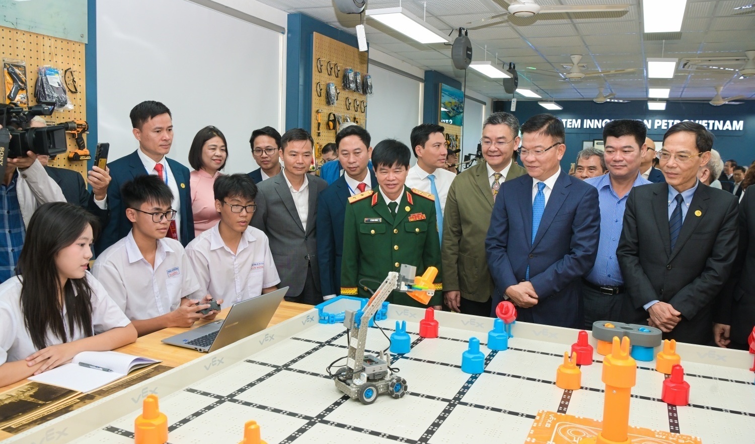 STEM Innovation Petrovietnam: Cú hích “chiến lược” đổi mới giáo dục Lạng Sơn