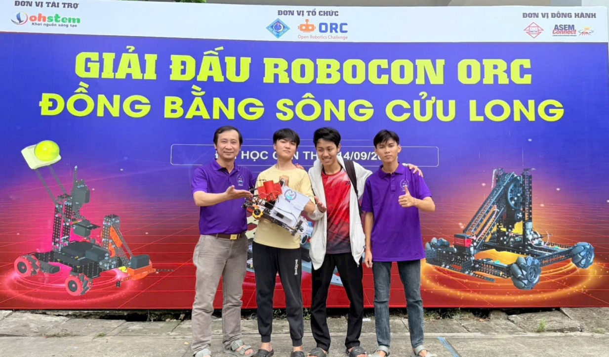 Thầy giáo nhiều năm gắn bó với Robotics gửi kỳ vọng vào STEM Innovation Petrovietnam