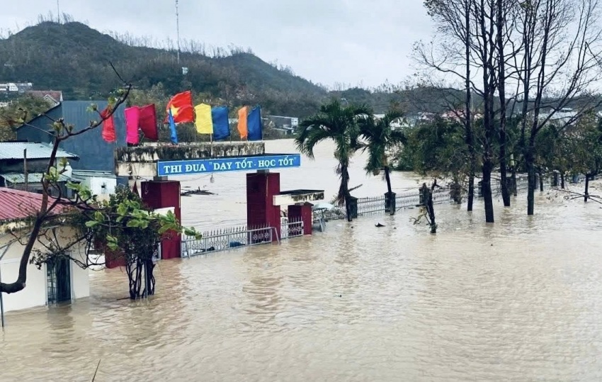 Tuổi trẻ Vietsovpetro hướng về vùng lũ Gia Lai với chương trình “Tiếp bước đến trường” Tuổi trẻ Vietsovpetro hướng về vùng lũ Gia Lai với chương trình “Tiếp bước đến trường”
