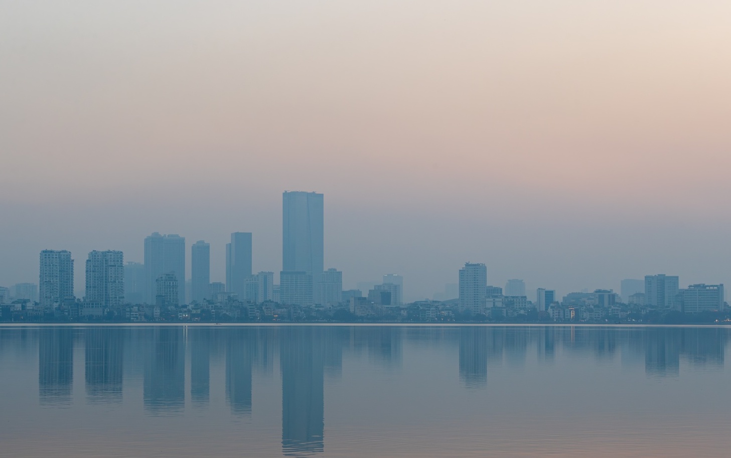 Hà Nội trong “vòng vây” của ô nhiễm