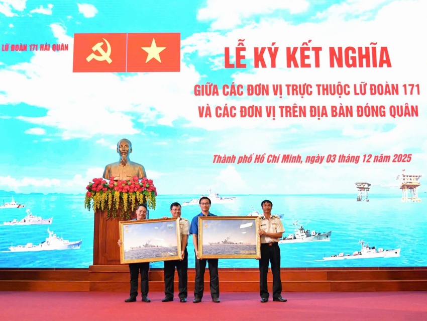 Đoàn Thanh niên Vietsovpetro và XN Xây lắp kết nghĩa với Lữ đoàn 171 Đoàn Thanh niên Vietsovpetro và Xí nghiệp Xây lắp kết nghĩa với Lữ đoàn 171