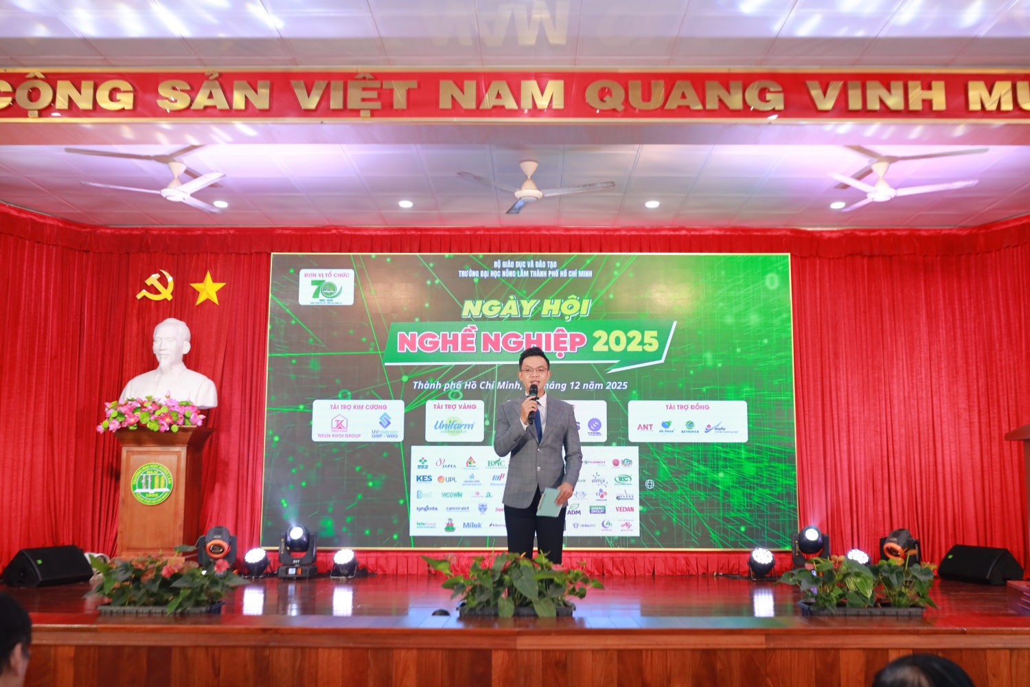 11 năm Phân Bón Cà Mau đồng hành cùng sinh viên Đại học Nông Lâm TP.HCM