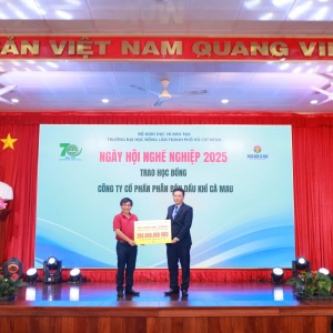 11 năm Phân Bón Cà Mau đồng hành cùng sinh viên Đại học Nông Lâm TP HCM