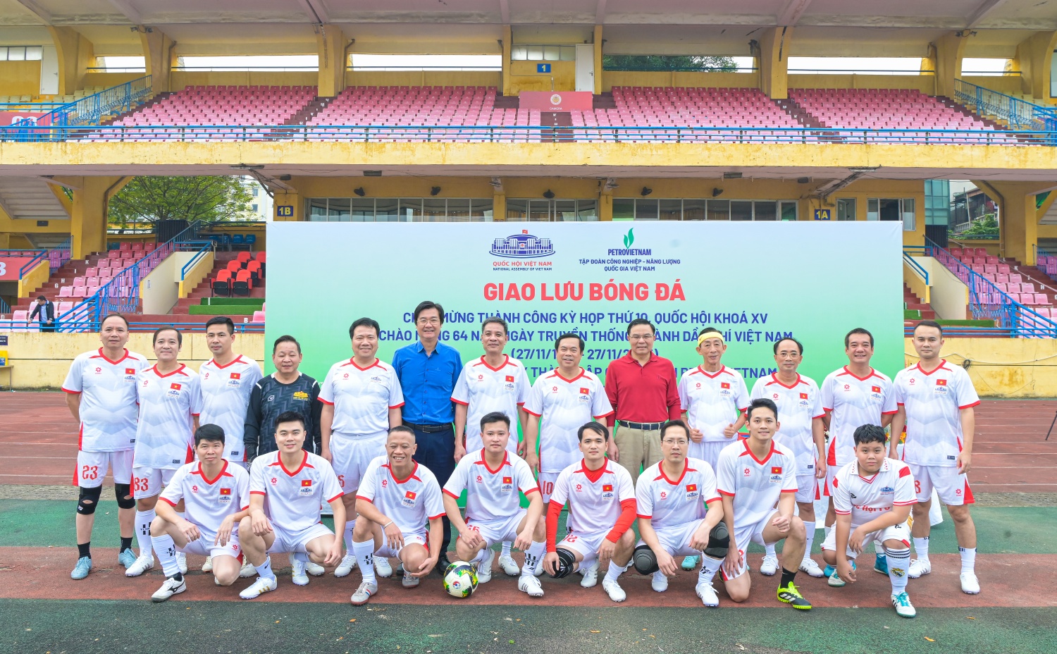 Giao hữu bóng đá Petrovietnam – Quốc hội: Rèn luyện thể thao, lan tỏa tinh thần đoàn kết