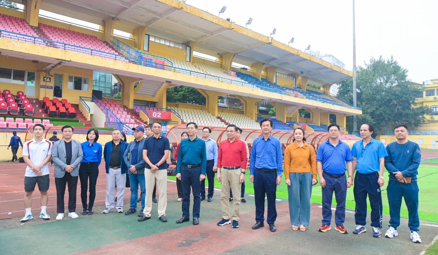 Giao hữu bóng đá Petrovietnam – Quốc hội: Rèn luyện thể thao, lan tỏa tinh thần đoàn kết