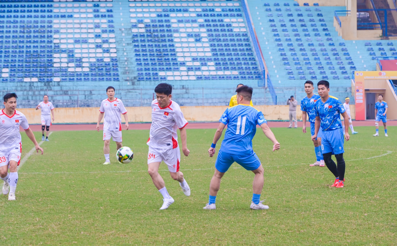 Giao hữu bóng đá Petrovietnam – Quốc hội: Rèn luyện thể thao, lan tỏa tinh thần đoàn kết