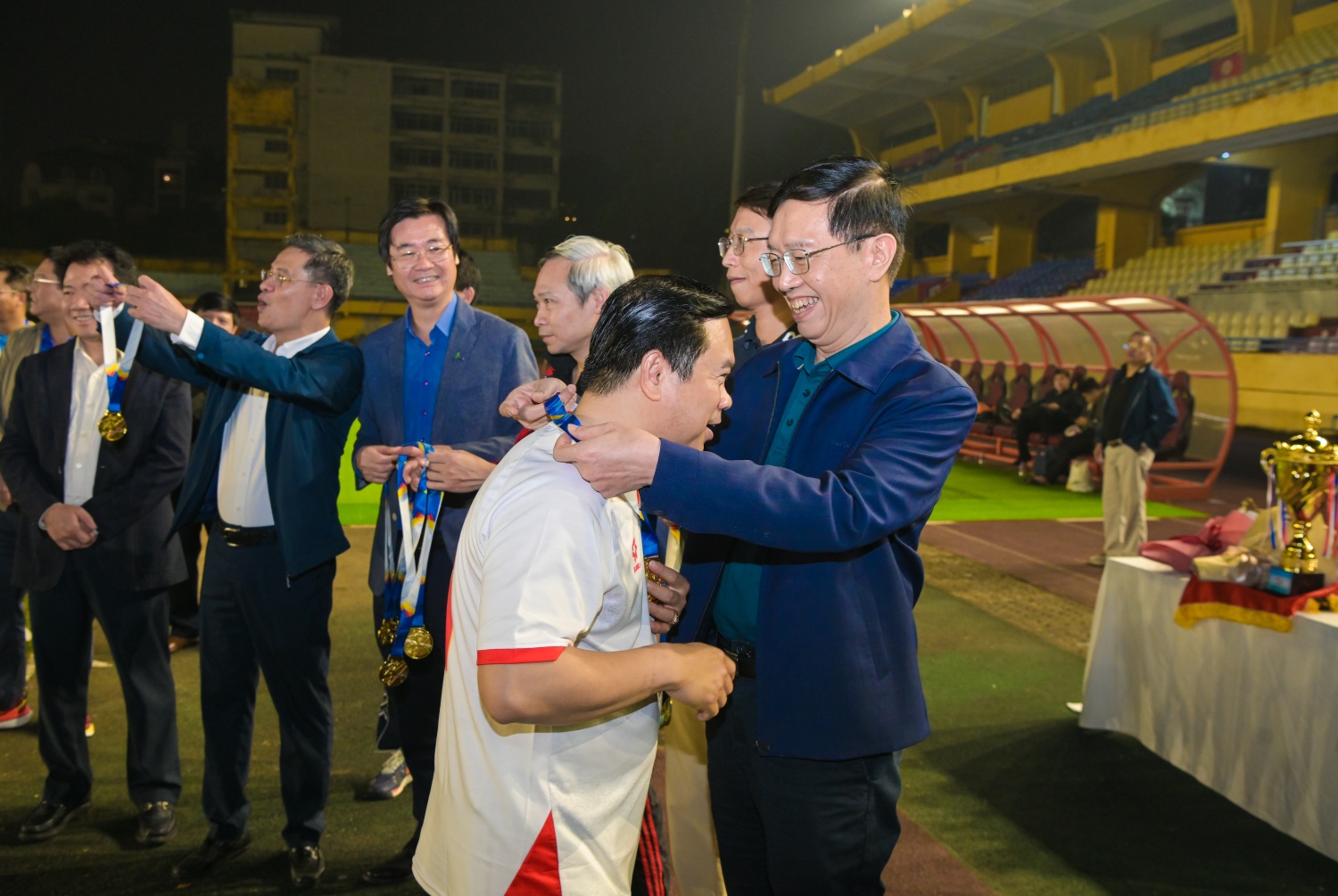 Giao hữu bóng đá Petrovietnam – Quốc hội: Rèn luyện thể thao, lan tỏa tinh thần đoàn kết