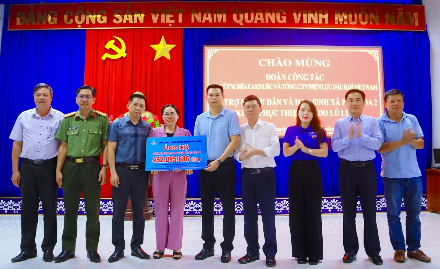 PV Power hỗ trợ bà con Đắk Lắk khắc phục hậu quả mưa lũ