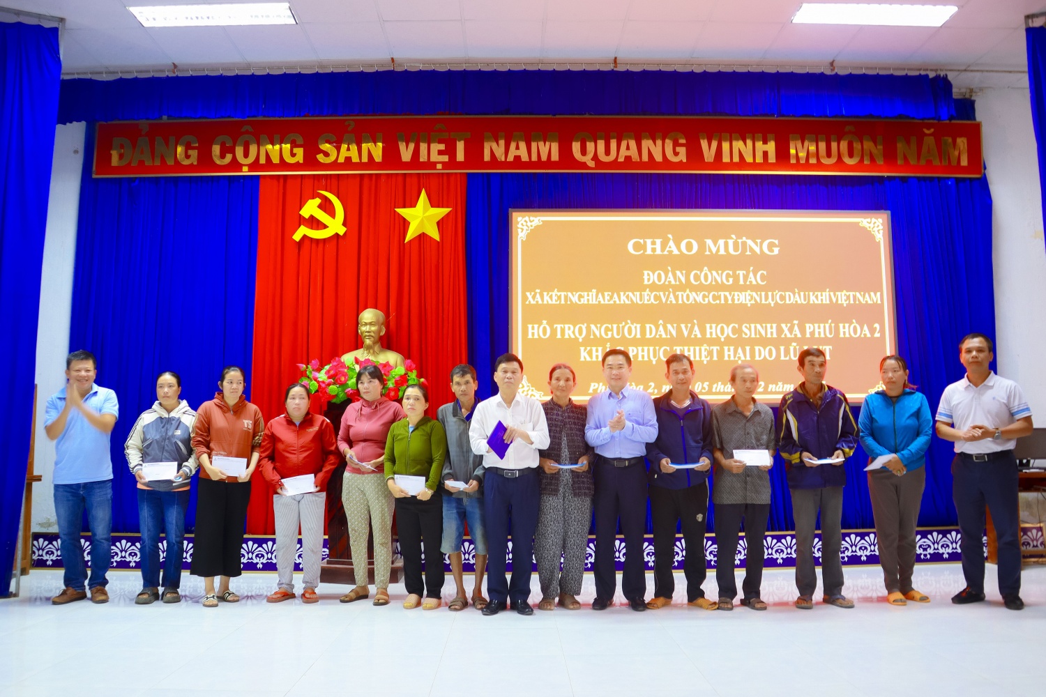 PV Power hỗ trợ bà con Đắk Lắk khắc phục hậu quả mưa lũ