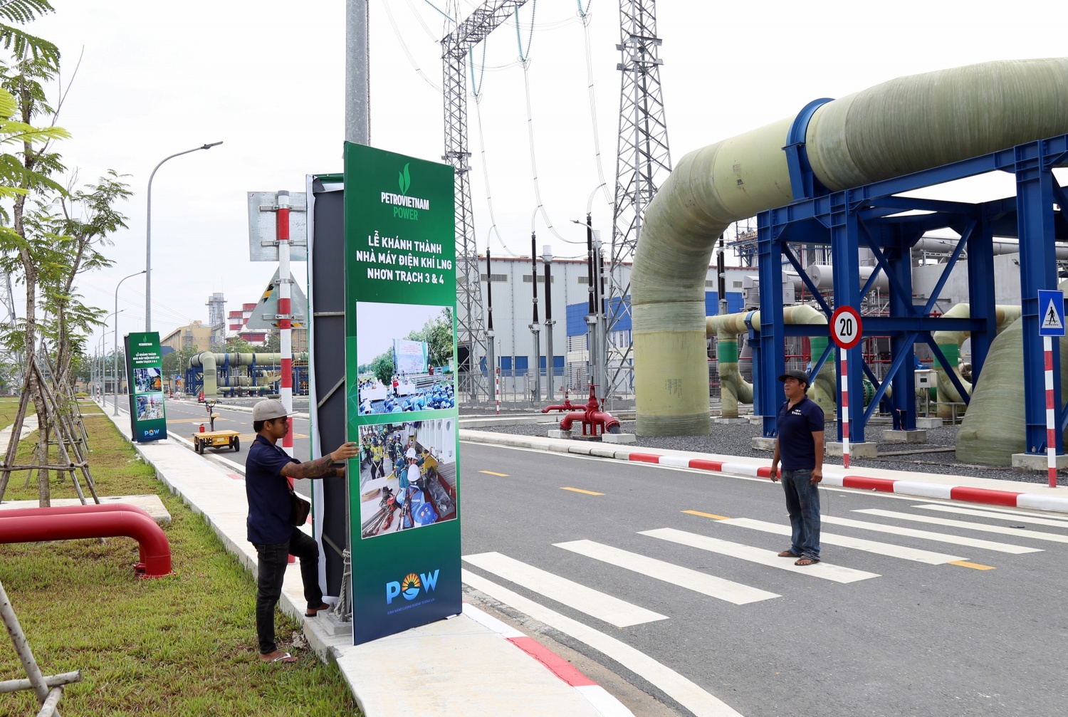 Lãnh đạo Petrovietnam kiểm tra công tác chuẩn bị khánh thành Dự án Nhà máy Điện Nhơn Trạch 3 và 4 Lãnh đạo Petrovietnam kiểm tra công tác chuẩn bị khánh thành Dự án NMĐ Nhơn Trạch 3 và 4