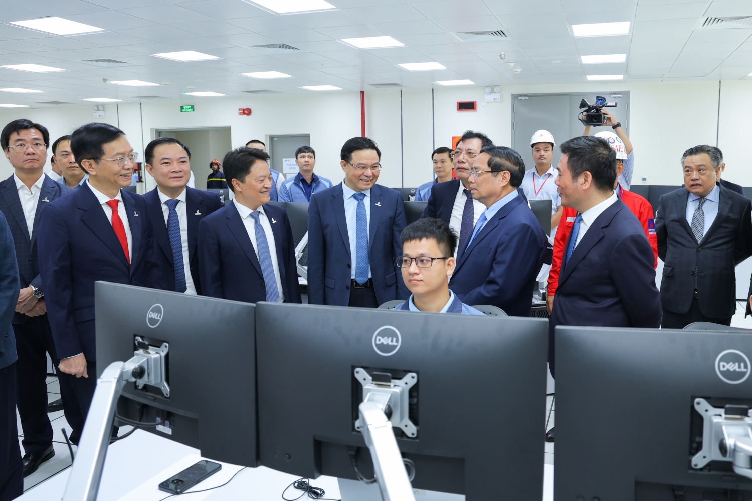 Khánh thành Nhơn Trạch 3&4 - Nhà máy điện khí LNG đầu tiên tại Việt Nam Khánh thành Nhơn Trạch 3&4 - Nhà máy điện khí LNG đầu tiên tại Việt Nam