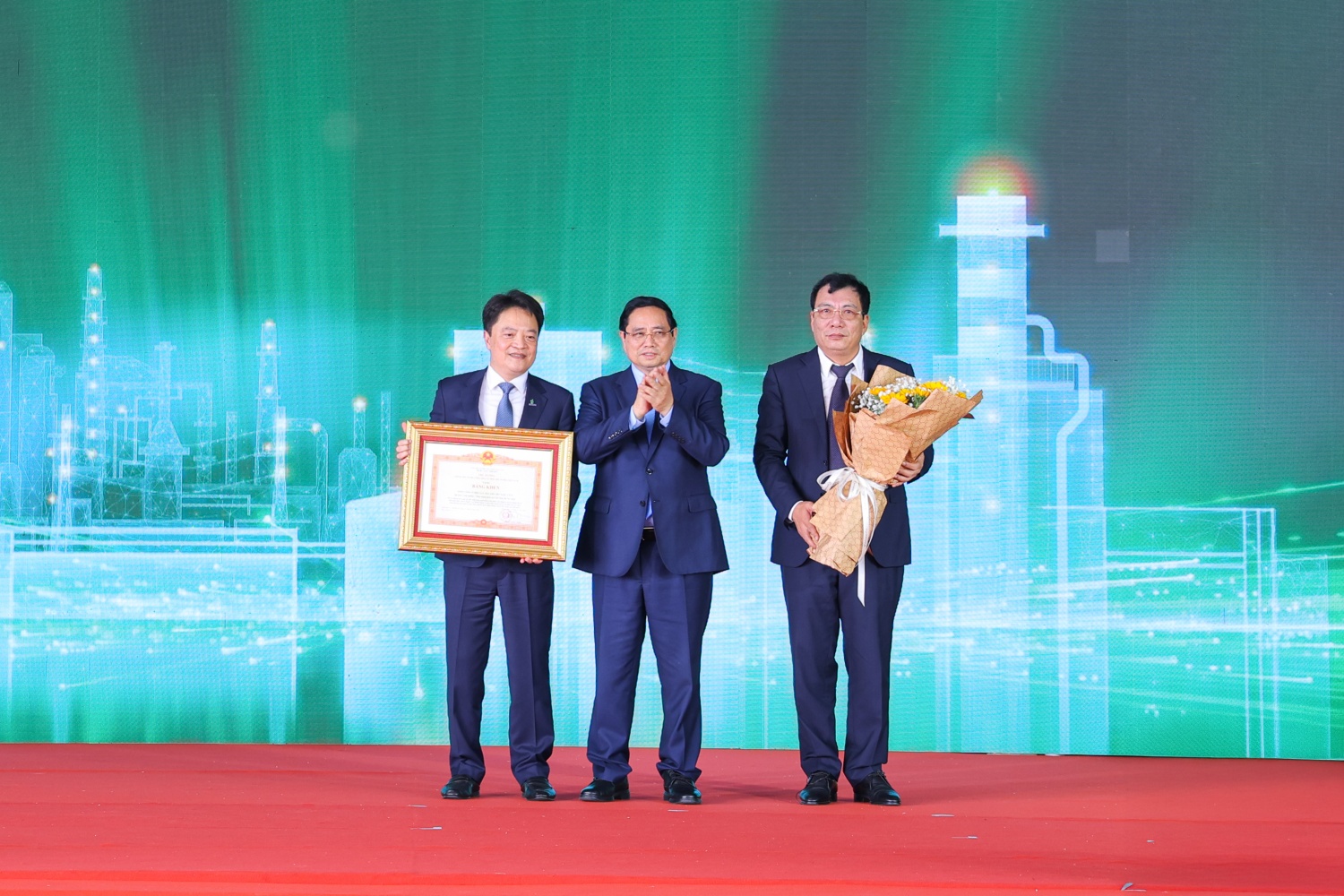 Khánh thành Nhơn Trạch 3&4 - Nhà máy điện khí LNG đầu tiên tại Việt Nam Khánh thành Nhơn Trạch 3&4 - Nhà máy điện khí LNG đầu tiên tại Việt Nam