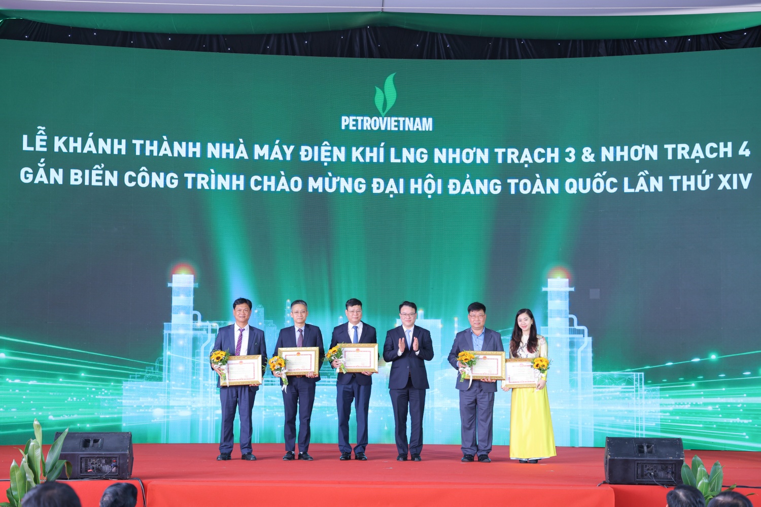 Khánh thành Nhơn Trạch 3&4 - Nhà máy điện khí LNG đầu tiên tại Việt Nam Khánh thành Nhơn Trạch 3&4 Nhà máy điện khí LNG đầu tiên tại Việt Nam