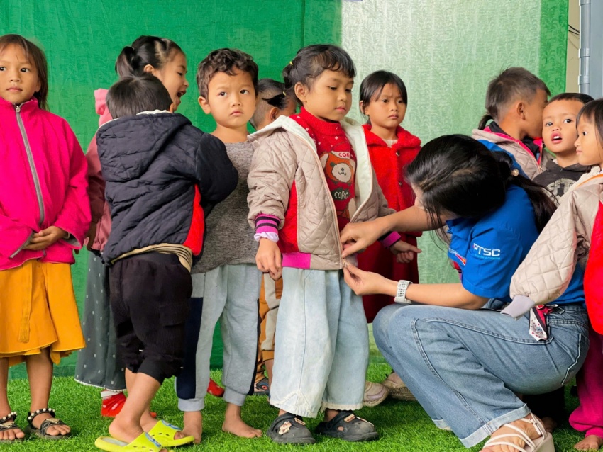 “Đông tình nguyện - Xuân ấm áp” lan tỏa yêu thương đến vùng cao Quảng Ngãi