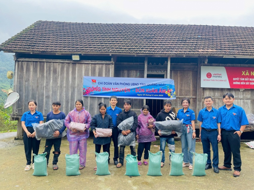 “Đông tình nguyện - Xuân ấm áp” lan tỏa yêu thương đến vùng cao Quảng Ngãi
