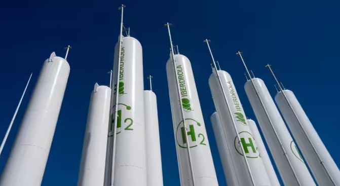 Vì sao các tập đoàn dầu khí lần lượt rút khỏi dự án hydrogen?