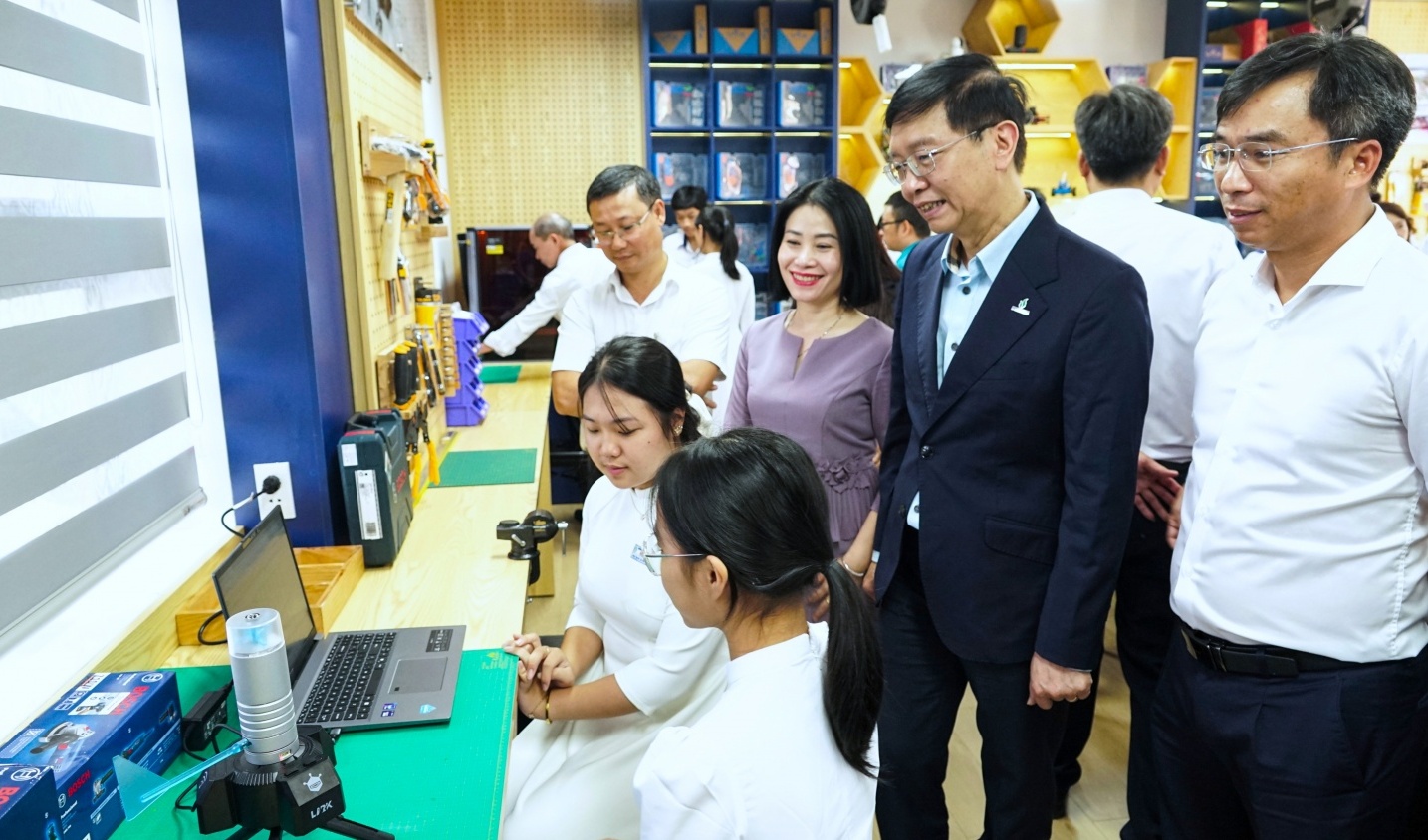 Phòng STEM Innovation Petrovietnam tại Trường THPT Đạm Ri: 
Tiếp sức sáng tạo - nghiên cứu khoa học
