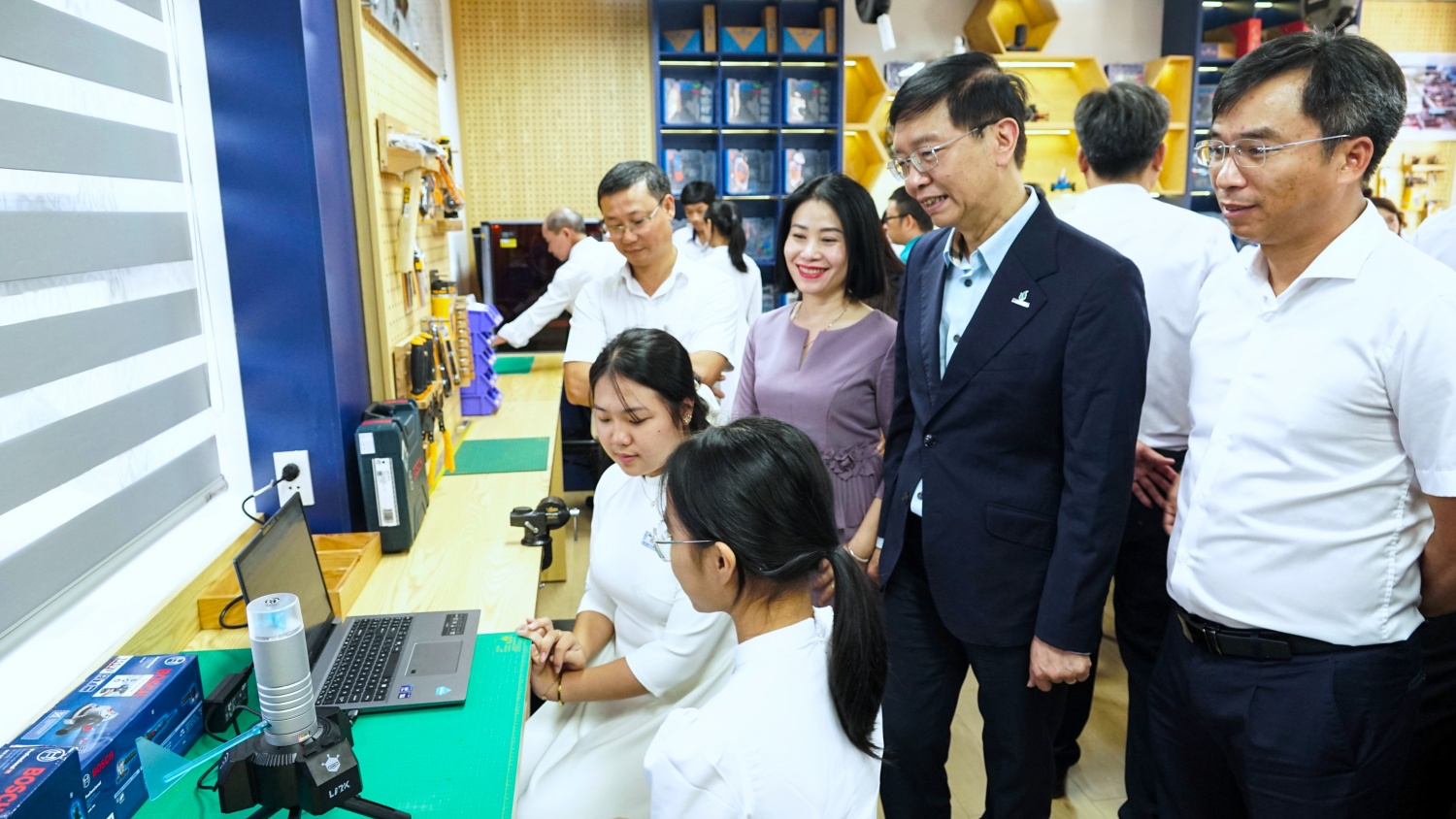 Phòng STEM Innovation Petrovietnam tại Trường THPT Đạm Ri: 
Tiếp sức sáng tạo - nghiên cứu khoa học