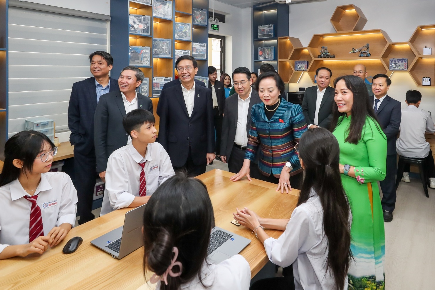 Petrovietnam tài trợ phòng STEM cho THPT Nguyễn Huệ (Lào Cai), góp phần chuẩn bị nguồn nhân lực chất lượng cao