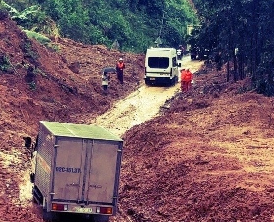 Tăng tốc khắc phục hậu quả thiên tai phục vụ nhu cầu Tết của nhân dân
