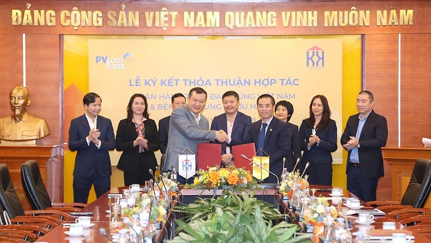 PVcomBank và Bệnh viện Ung Bướu Hà Nội ký kết thỏa thuận hợp tác toàn diện