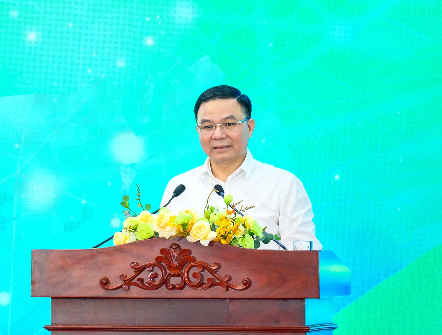 Đ/c Lê Mạnh Hùng – Bí thư Đảng ủy, Chủ tịch HĐTV Petrovietnam chỉ đạo tại Hội nghị