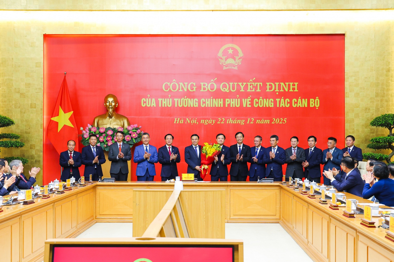 Đồng chí Lê Mạnh Hùng làm Quyền Bộ trưởng Bộ Công Thương