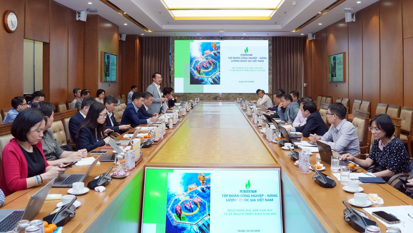 Petrovietnam và Bộ Công Thương trao đổi về hoạt động dầu khí