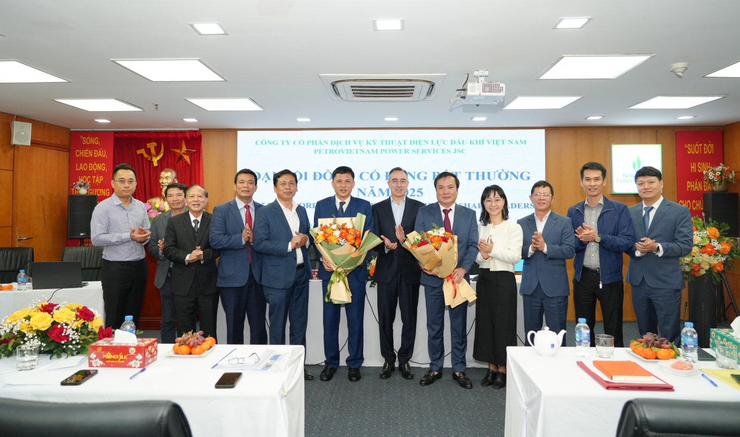 Đại hội tri ân Chủ tịch cũ và chúc mừng tân Chủ tịch mới