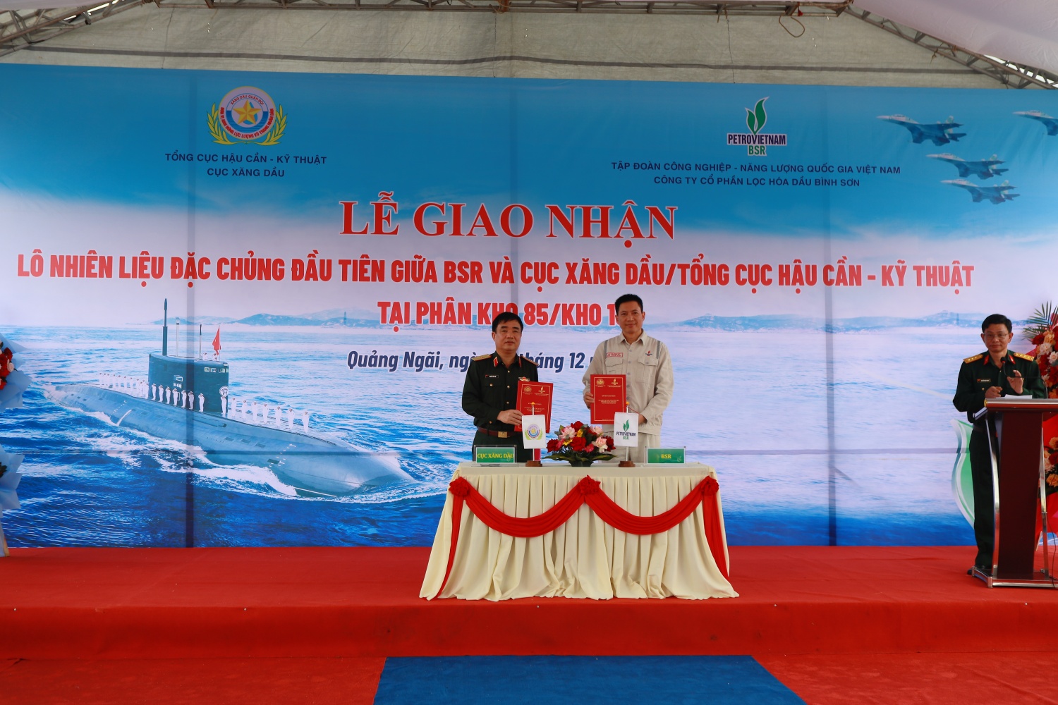 BSR bàn giao lô nhiên liệu đặc chủng đầu tiên phục vụ Quốc phòng cho Cục Xăng dầu