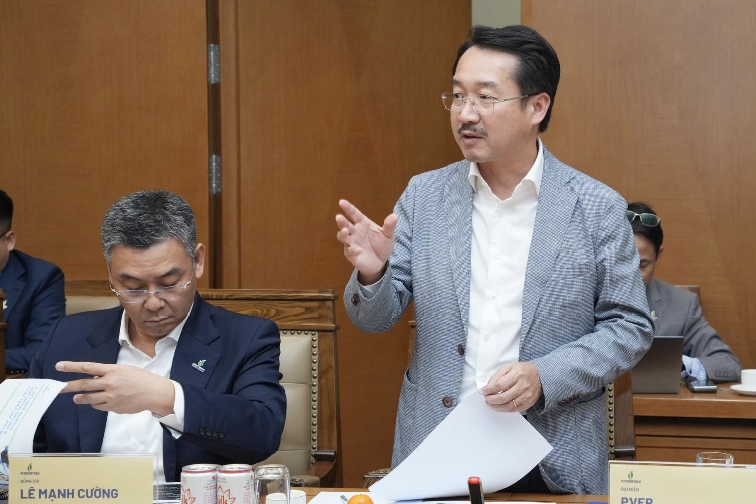 Petrovietnam và Bộ Công Thương trao đổi về hoạt động dầu khí