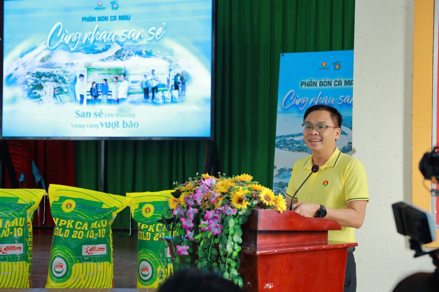 PVCFC trao gần 20 tấn phân bón hỗ trợ nông dân Đồng Tháp