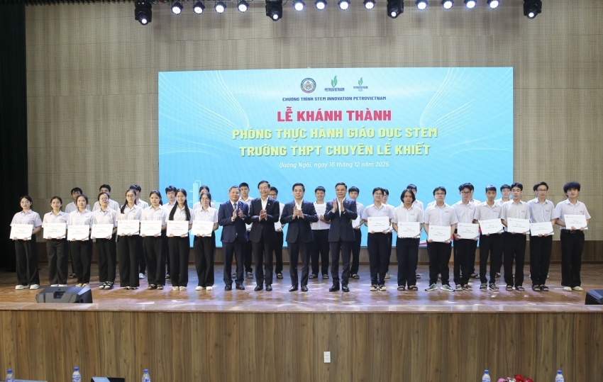 STEM classroom in Quang Ngai: Nurturing an innovative mindset and empowering students to master technology