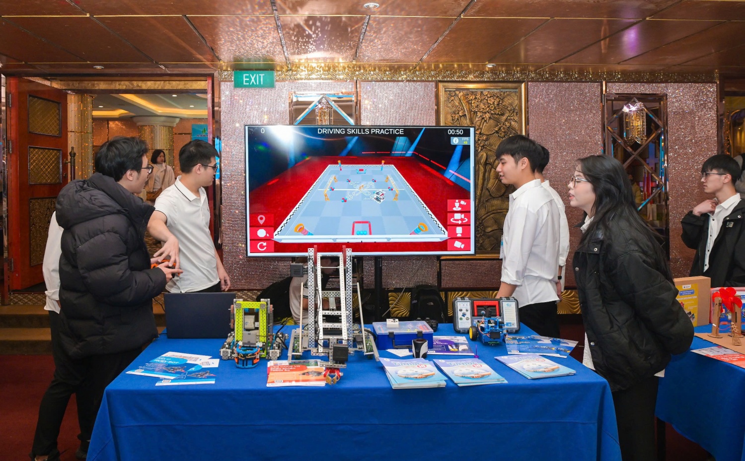 Giáo viên khu vực phía Bắc tham gia tập huấn vận hành phòng STEM Innovation Petrovietnam