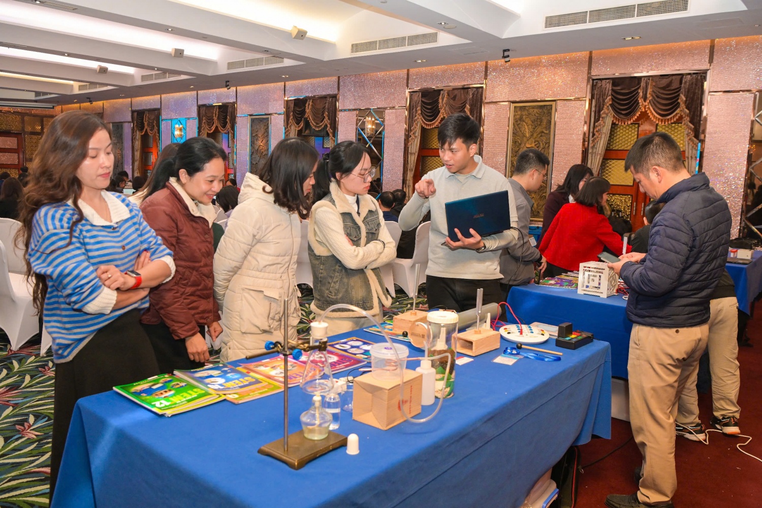 Giáo viên khu vực phía Bắc tham gia tập huấn vận hành phòng STEM Innovation Petrovietnam